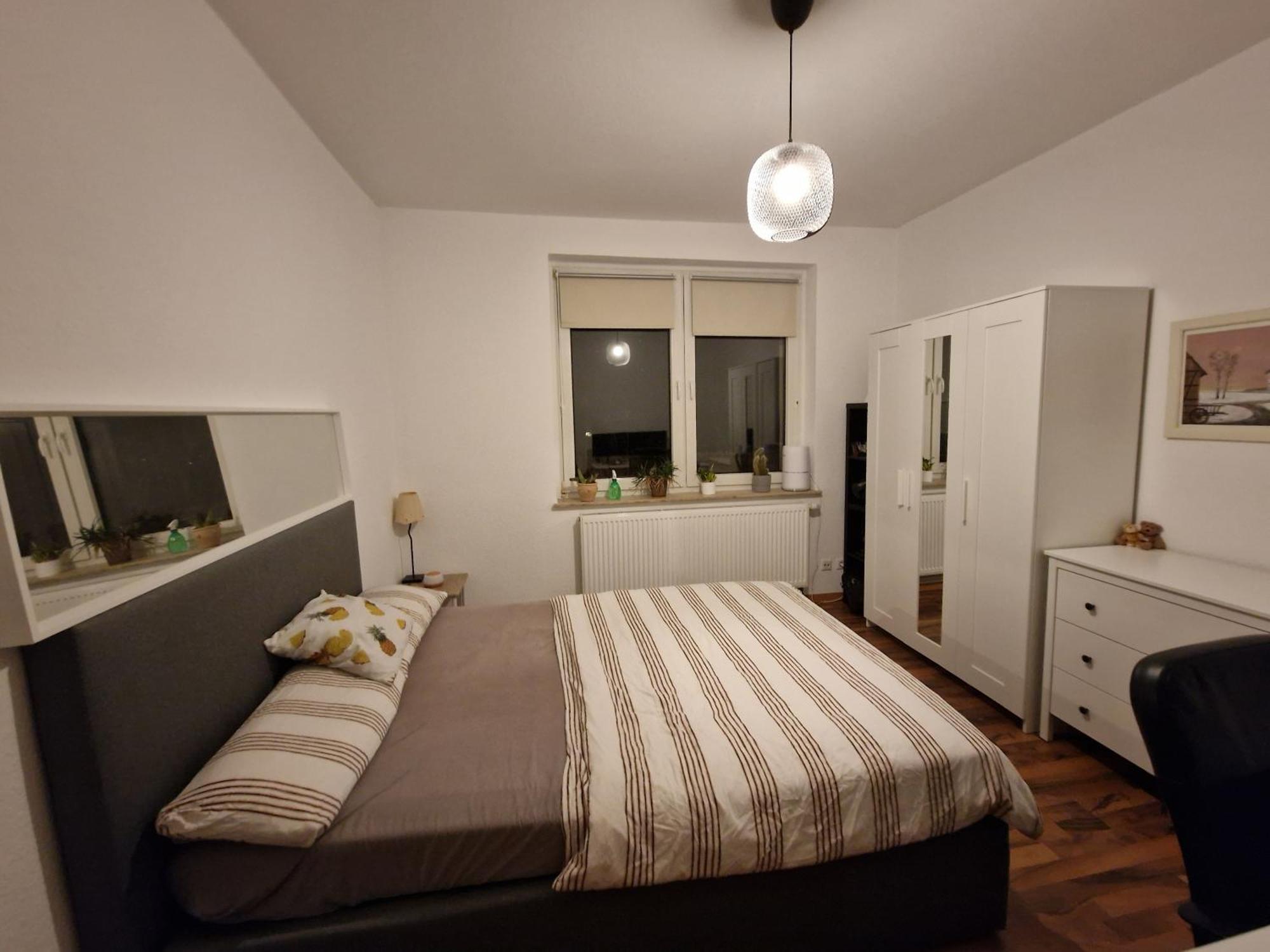 Single In Shared With Host * Hannover